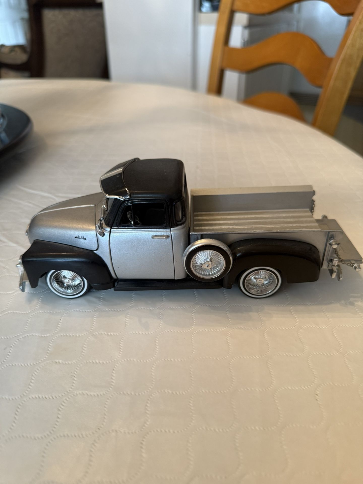 Street Lowrider Jada 1(contact info removed) Series Pickup Truck