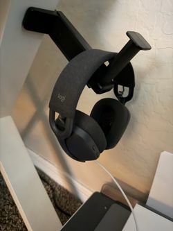 Logitech Zone Vibe 100 Lightweight Wireless Over Ear Headphones