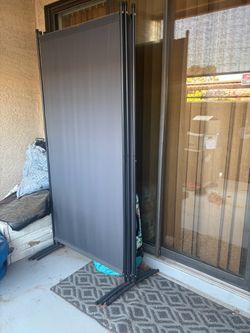 Indoor / outdoors dividers