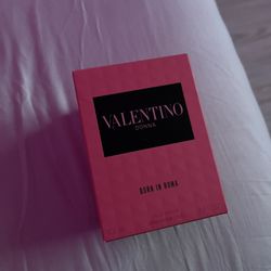 Valentino Born In Roma Perfume 