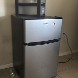 Mini fridge