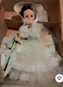 Madame Alexander - Scarlett Series Doll