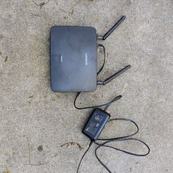 Linksys RE 5600 Dual Band WiFi Extender And Bridge 
