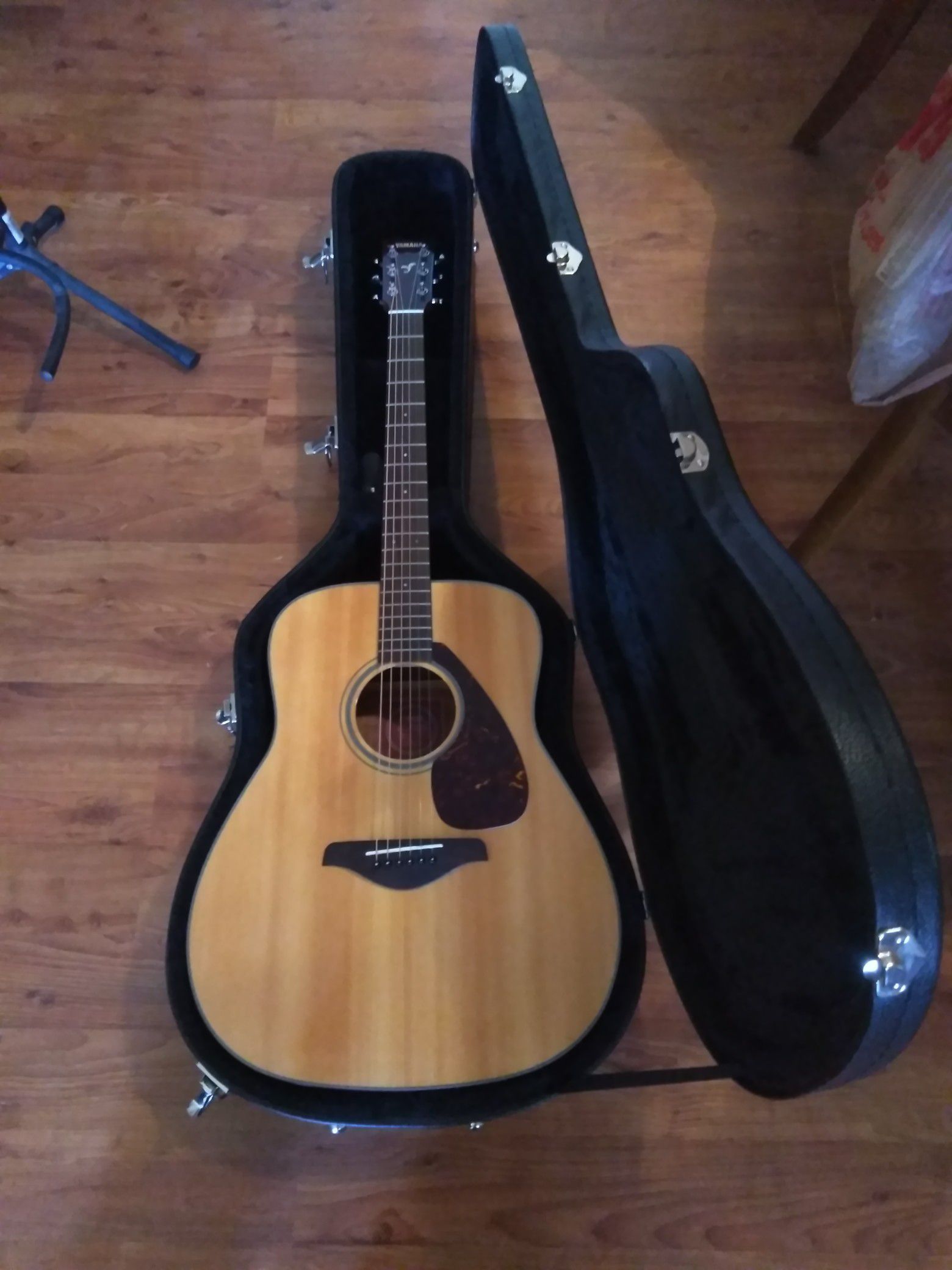 Yamaha FG 700S acoustic guitar