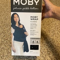 Moby Wrap - Petunia Pickle Bottom 