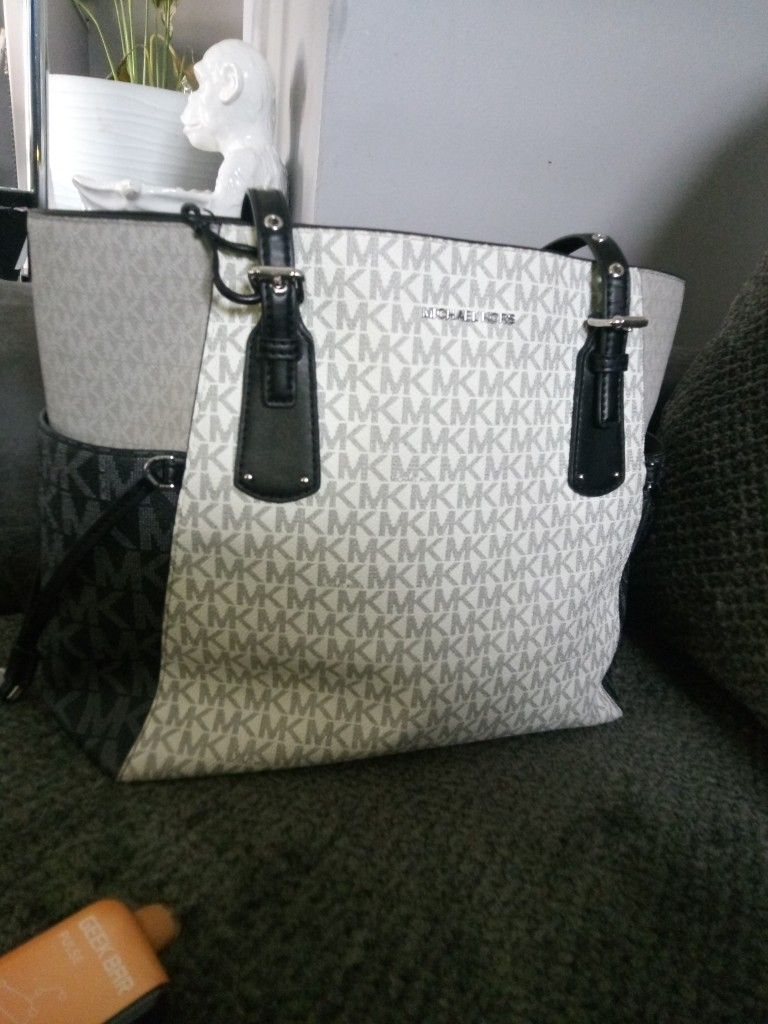 Authentic Michael Kors Large Tote Bag