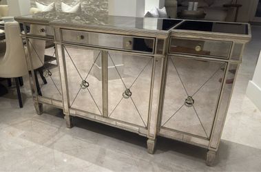 Z Gallerie Mirrored Console / Buffet Cabinet – Elegant Statement Piece