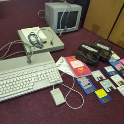 Atari 1040STF Computer w/ SM124 Monitor + MEGAFILE 60 +STM1 Mouse +