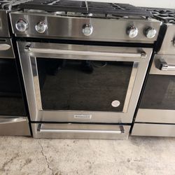 30-inch wide, 5-burner gas stove, KitchenAid brand.