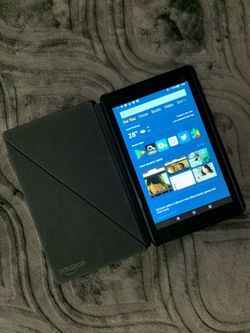 8” Amazon Fire HD 8 Tablet, WiFi (6th Generation) Micro SD Card Reader And 32GB Storage. Comes With a Cover.