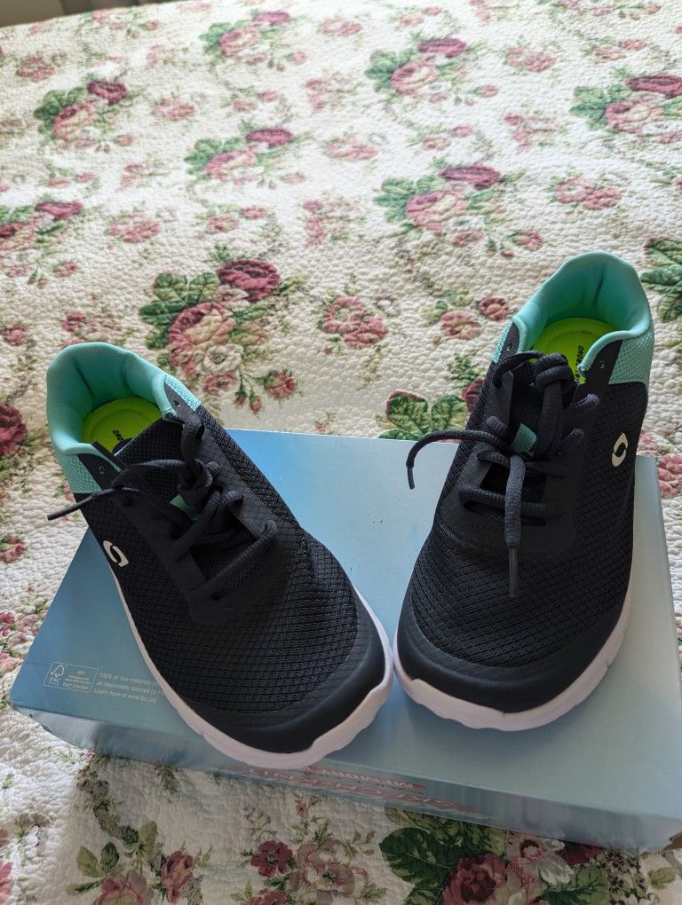 Sneakers Shoes New
