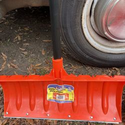 Snow Shovels 