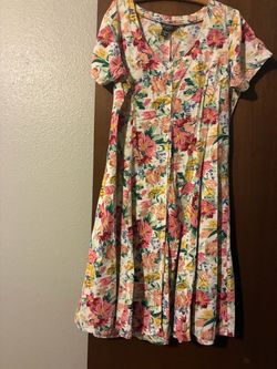 New minds Floral button down midi dress Size m (12)