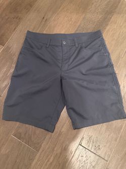 Under Armour HeatGear Men’s Navy Shorts – Size 36