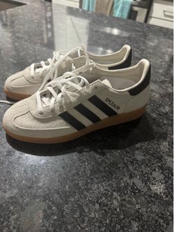 Adidas Spezial size 8 women’s