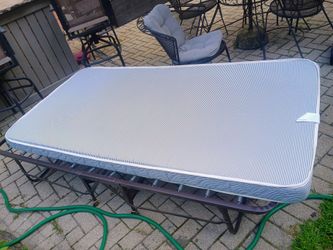 Portable bed