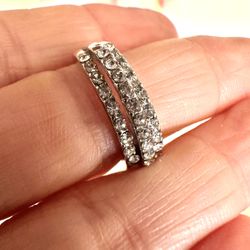 Silver Tone Rhinestone Ring 