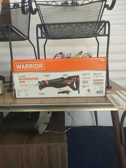 Reciprocating saw with blades new