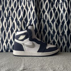 ⭐️2020 Jordan 1 Midnight Navy (men size: 7)⭐️