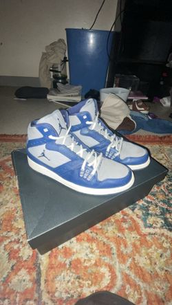 Jordan 1s “flight high” size: 9.5 men’s