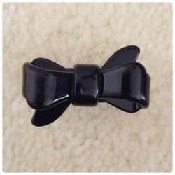 (New no tags) Black Bow Ring