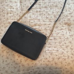 black michael kors bag 