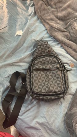 Gray Geometric Print Sling Crossbody Bag