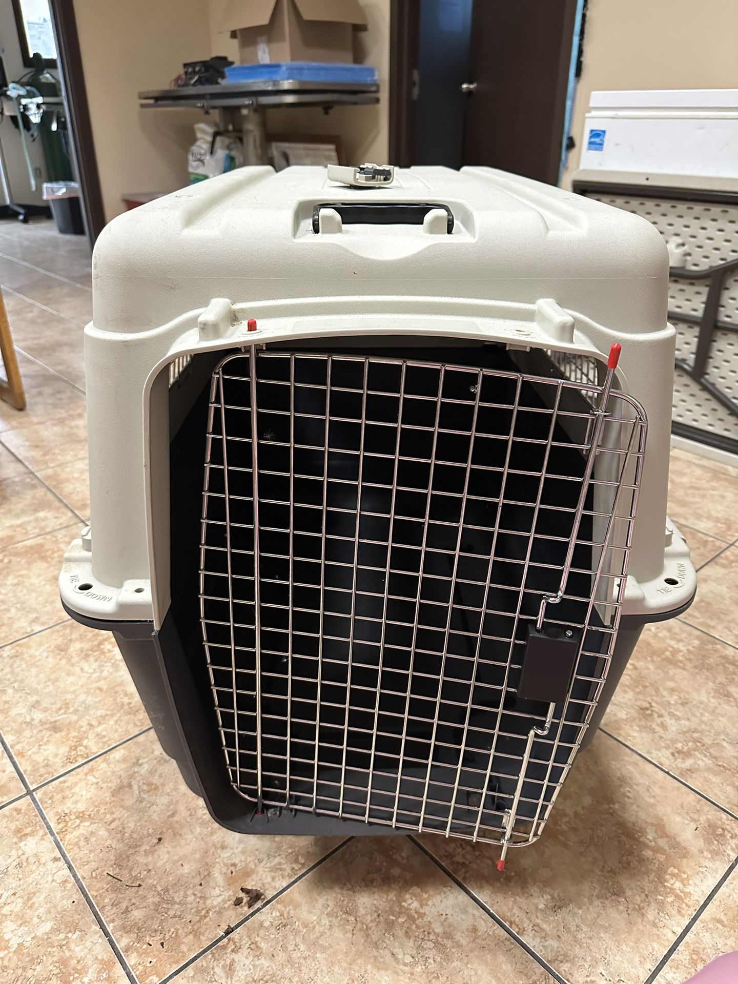 XL AIRLINE APPROVED KENNEL (read description)