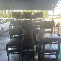 Se Venden 40 Sillas Usadas Con Opciones O Como Estan(contact info removed)