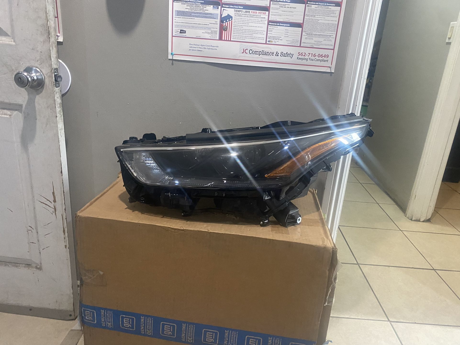 2020-2023 Toyota Highlander Left Headlight