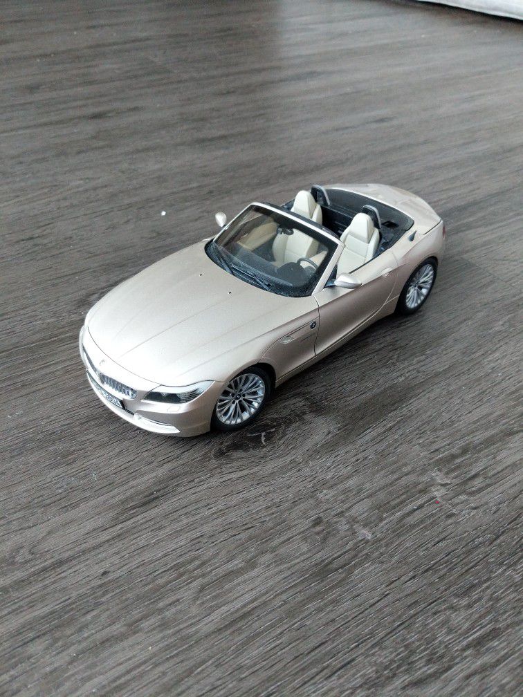 BMW Z4 1/18 Scale Metal Model