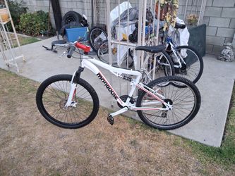 Mountain bike 21 speed, runs great!