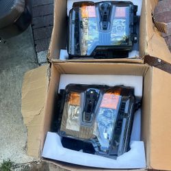 Headlights  Silverado 2024