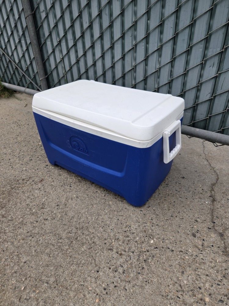 Igloo 48-Quart Insulated Chest Cooler