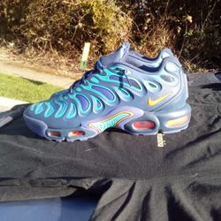 NIKE AIRMAX PLUS DRIFT MENS SIZE 11 *BRAND NEW*