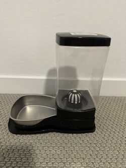 Dog gravity Water Bowl-1 gallon Capacity 