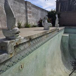 Decorative water pool fountains
