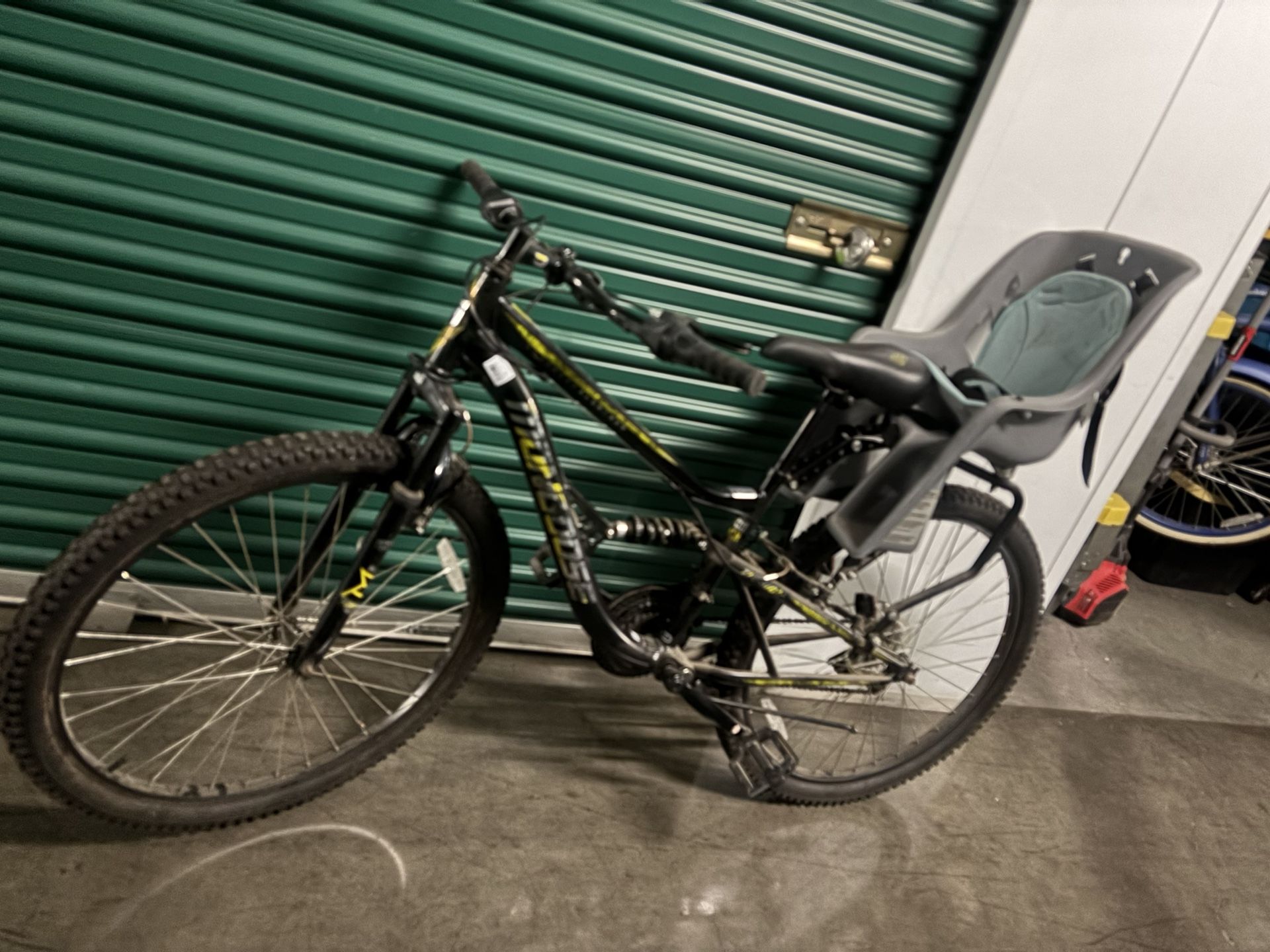 Black/yellow Bike