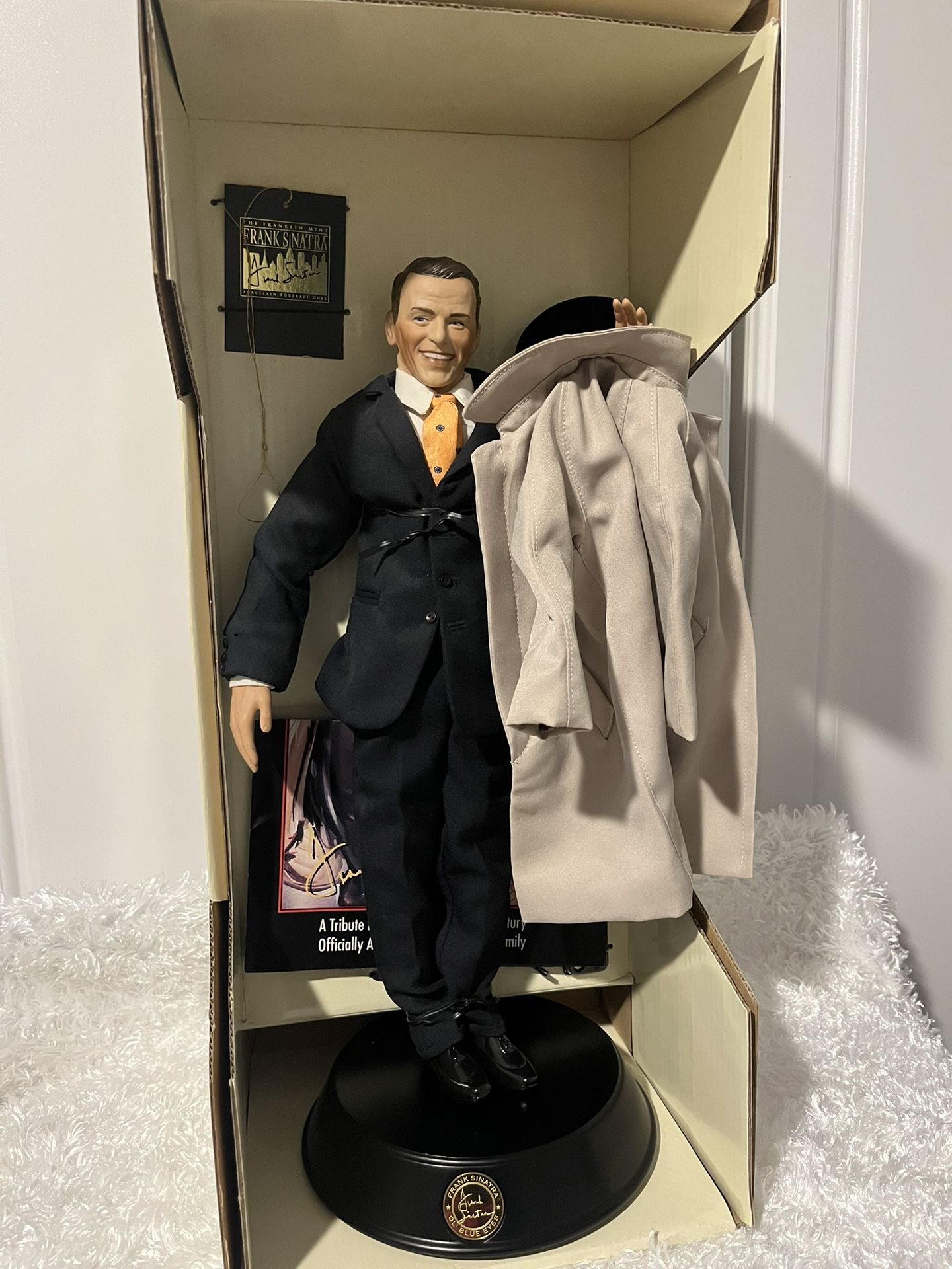 THE FRANKLIN MINT THE FRANK SINATRA MUSICAL PORTRAIT DOLL. Height: 17”