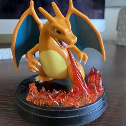 Charizard Pokémon Plastic Figure Statue with Base and Fire Effect