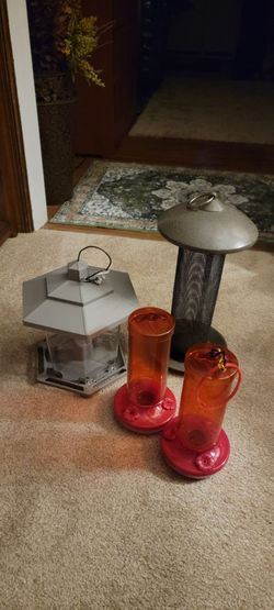 Bird Feeder Lot – 4 Pieces