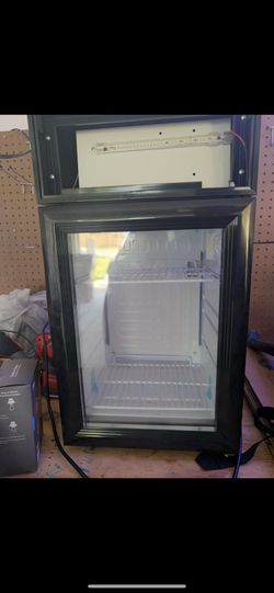 Glass Door Mini Fridge / Beverage Cooler