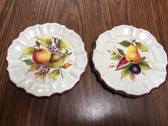 Montecatini Ceramiche Italy 2 hand painted plates 6.25”