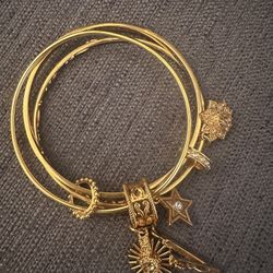VERSACE VIRTUS 3 BANGLE CHARM BRACELETS MEDUSA GOLD