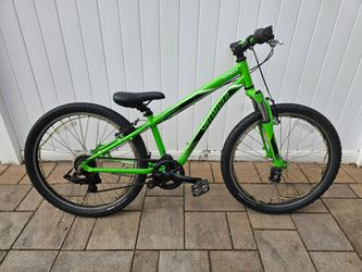 Specialized bicycle Hotrock 24 inch tires mountain bike