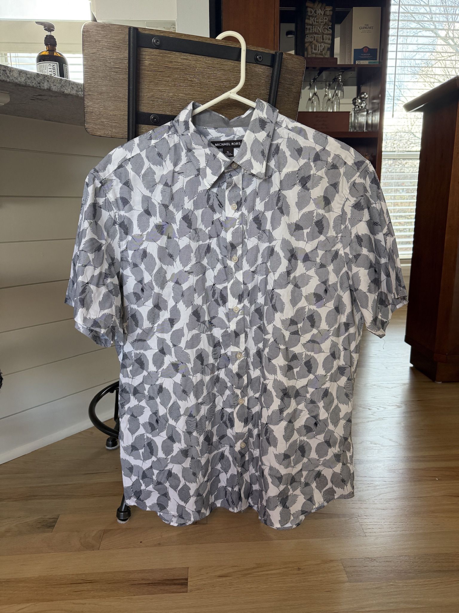 Men’s Michael Kors Shirt SIZE XL