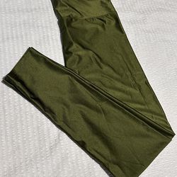 Metallic green leggings