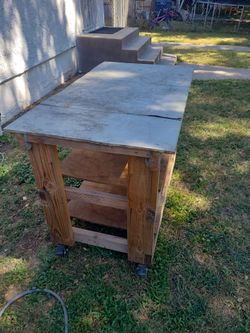 Wood work bench
