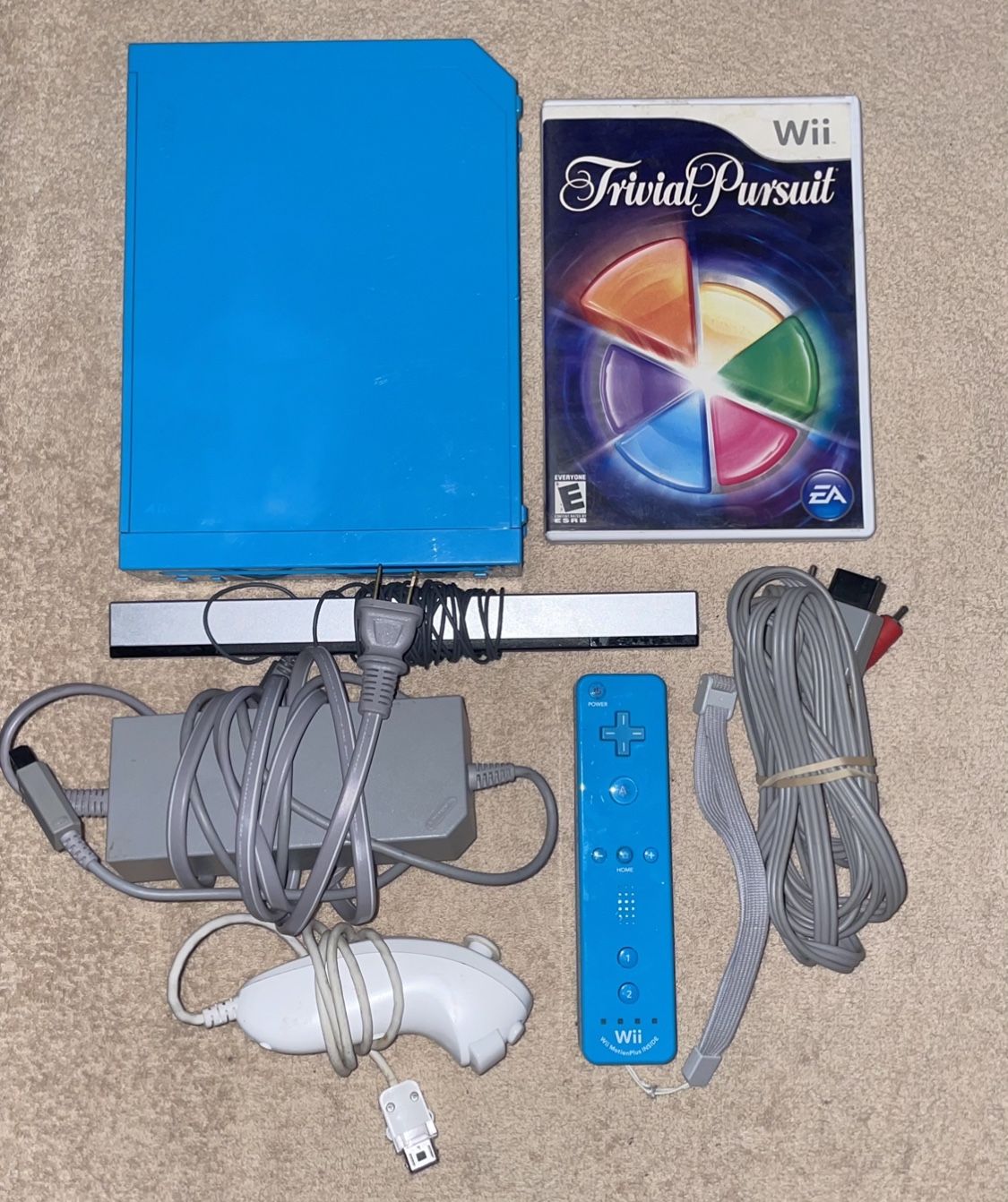 BLUE NINTENDO WII CONSOLE SYSTEM WITH ALL CORDS, REMOTE CONTROLLER