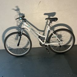 BICYCLE ROADMASTER 18 SPEED SIZE 26 BRAND NEW